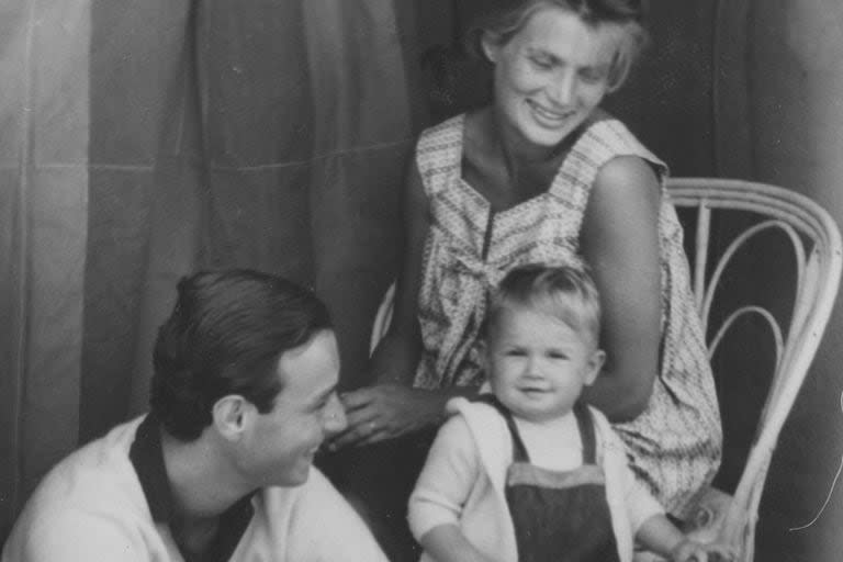 Juana con su mamá, Chunchuna Villafañe y su papá, Horacio Molina