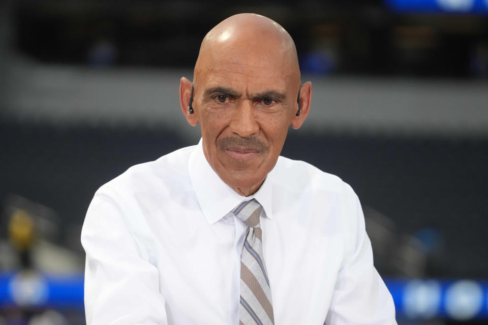 Tony Dungy on the NBC Sports set