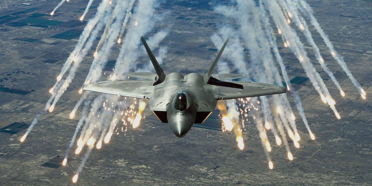 F-22 f 22 flares