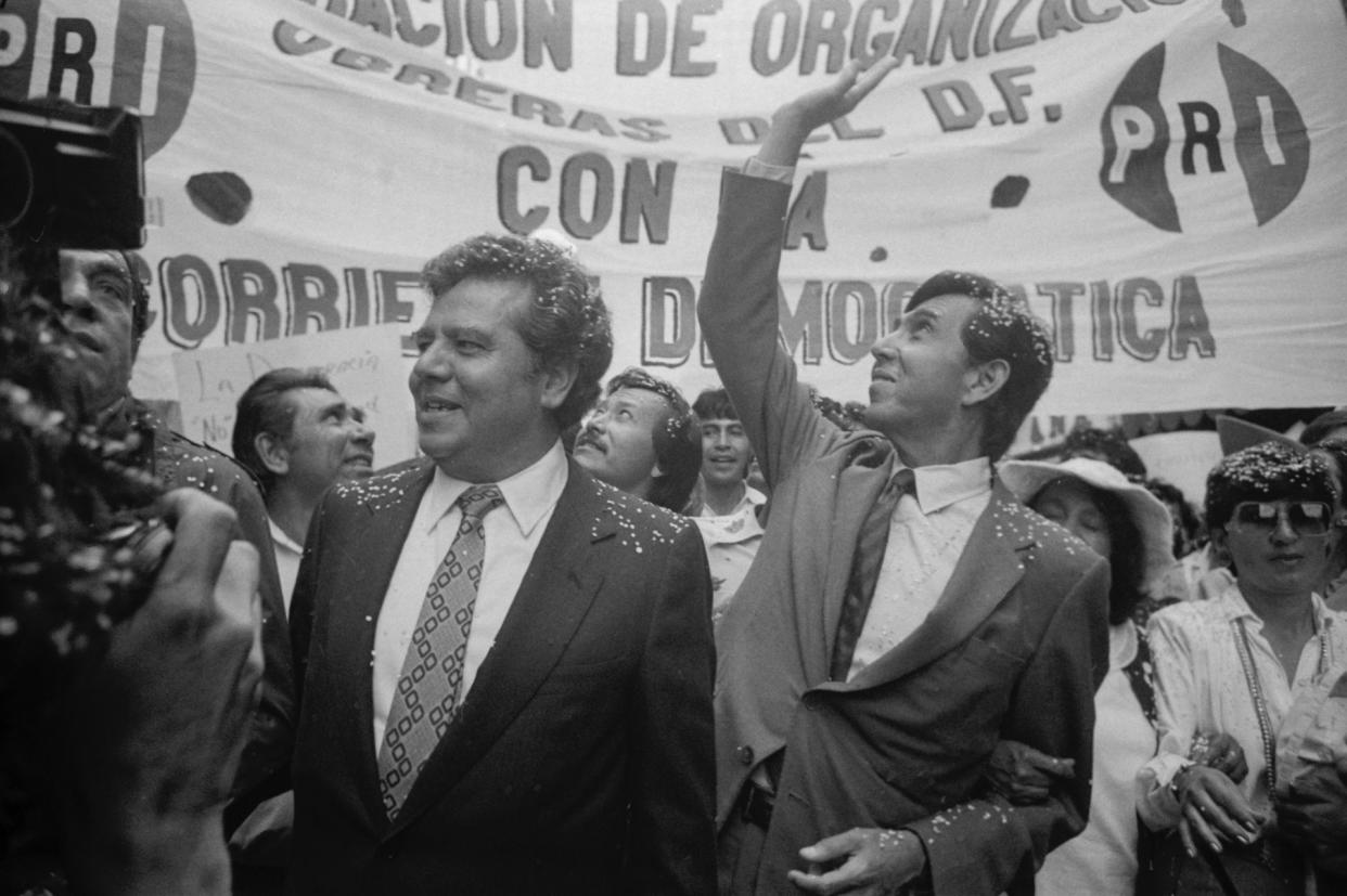 Porfirio Muñoz Ledo y Cuauhtémoc Cárdenas en 1988.   FOTO: ARCHIVO / CUARTOSCURO.COM