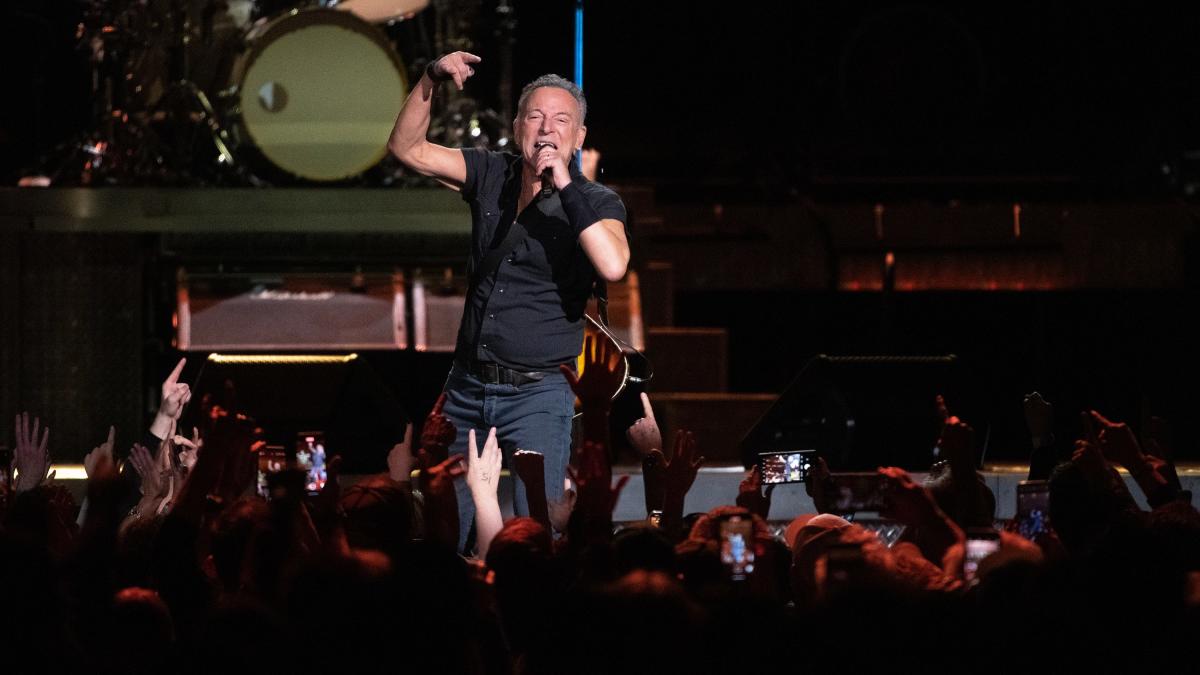 Bruce Springsteen and the E Street Band take over Madison Square Garden