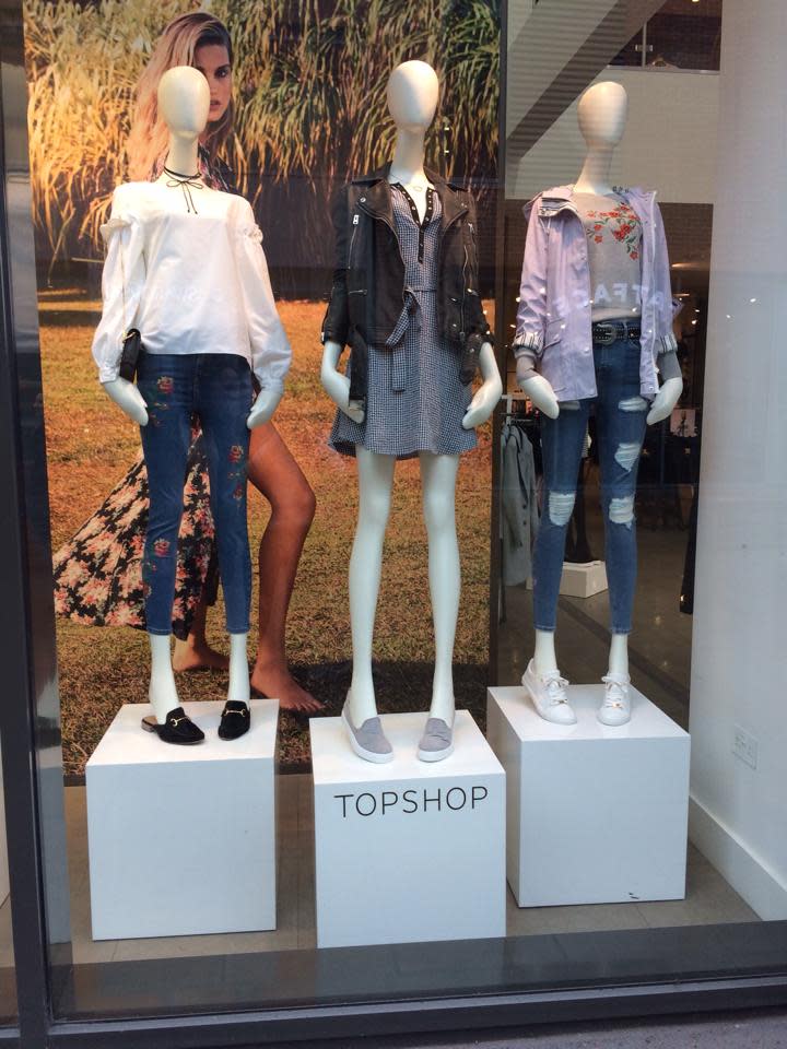<i>Topshop still uses ultra-thin mannequins [Photo: Facebook/zoemason]</i>