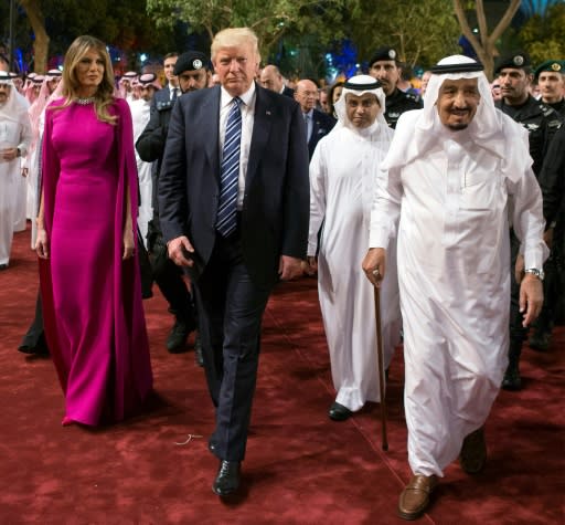 Trump ofrece a líderes musulmanes alianza y pide que luchen contra extremismo