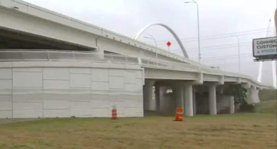 The teen fell 15 metres from the Margaret McDermott bridge in Texas. Source: FOX News Videos