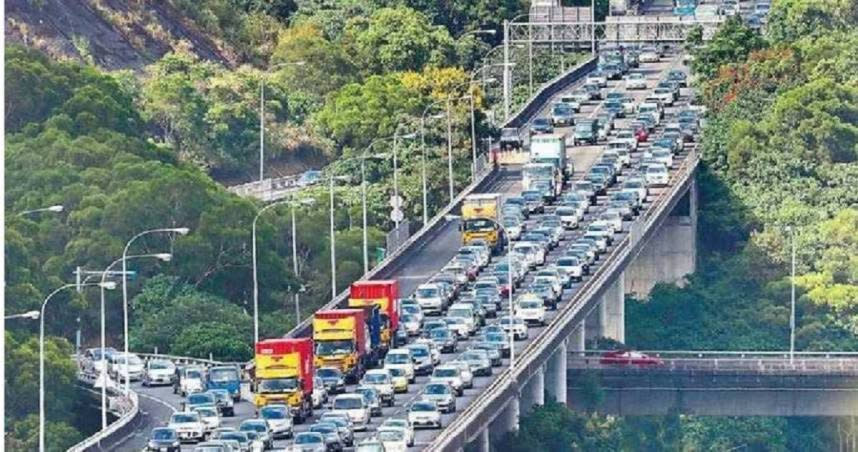 高公局預測，元旦連假最後一天，國道將出現旅遊與收假塞車潮。（示意圖／報系資料照）