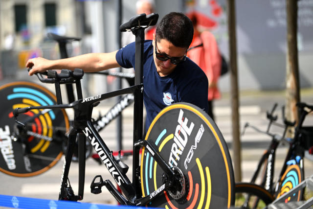 ST QUENTIN FRANCE  MAY 18 Mechanic of Team SoudalQuick Step prior to the 67th 4 Jours de Dunkerque  Grand Prix des Hauts de France 2023 Stage 3 a 159km Individual time trial in SaintQuentin on May 18 2023 in St Quentin France Photo by Luc ClaessenGetty Images