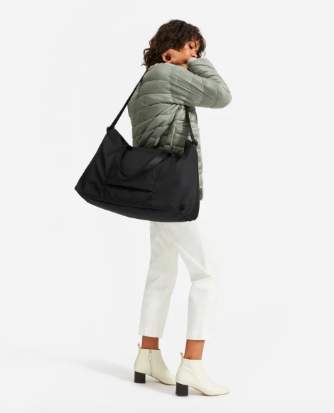 The ReNew Transit Weekender in Black. Image via Everlane.