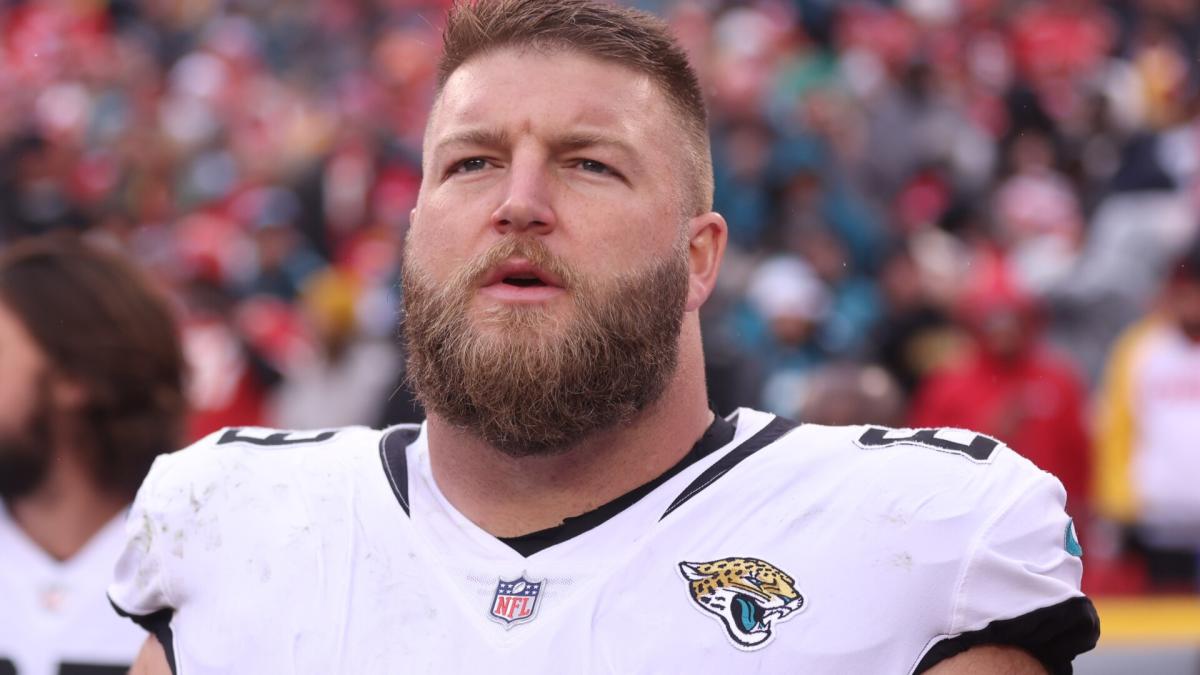 Jaguars' Tyler Shatley knows about taxes and jet lag after seven