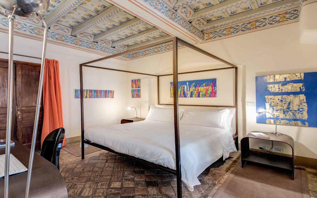 Residenza Torre Colonna has got to be one of Rome’s most unusual small hotels: five spacious rooms stacked one on top of the other in one of the city’s few surviving Medieval watchtowers.