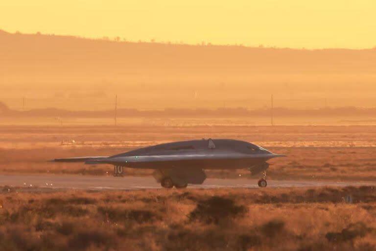 El B-21 Raider, en su primer vuelo