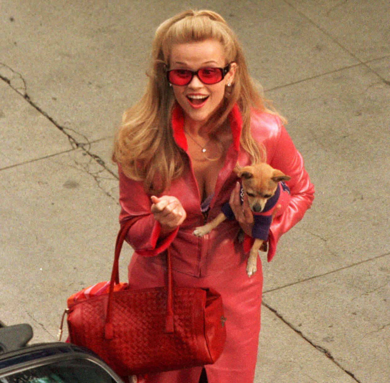  00s icons - elle woods legally blonde. 