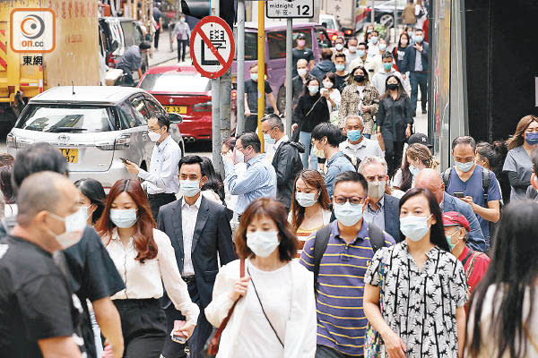 本港爆發第4波疫情，港府再次補鑊收緊防疫措施。（胡家豪攝）