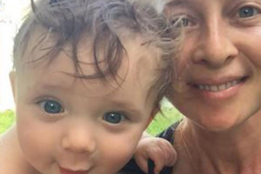 Vincent Fantauzzo shared a photo of his glowing wife Asher Keddie with their son Valentino on Instagram. The much-loved Aussie family spent their Christmas holidays soaking up the sun at the beach.