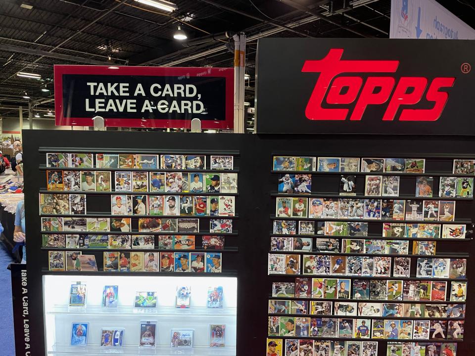 Topps' display at the 2021 National Sports Collectors Convention encouraged fans to swap cards for free. (Eric Edholm/Yahoo Sports)