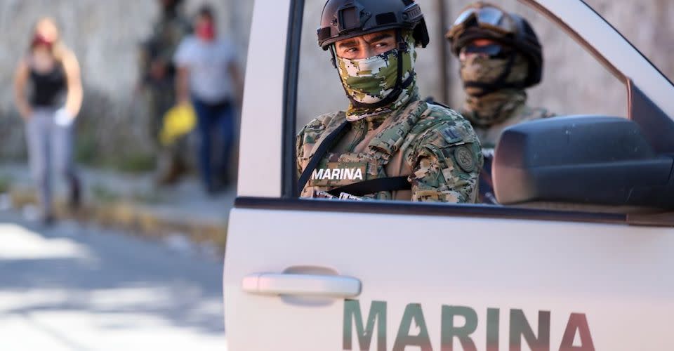 Marinos en operativo se seguridad