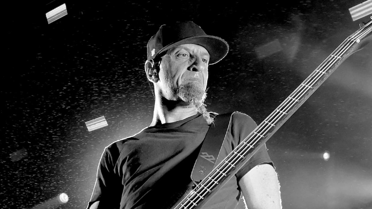  Shavo Odadjian performing live 