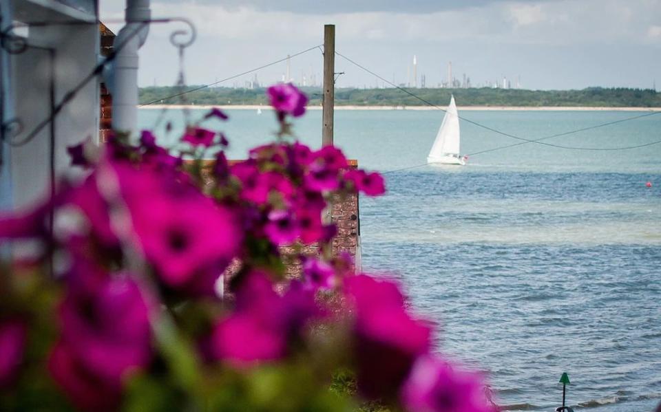 beach cottages uk