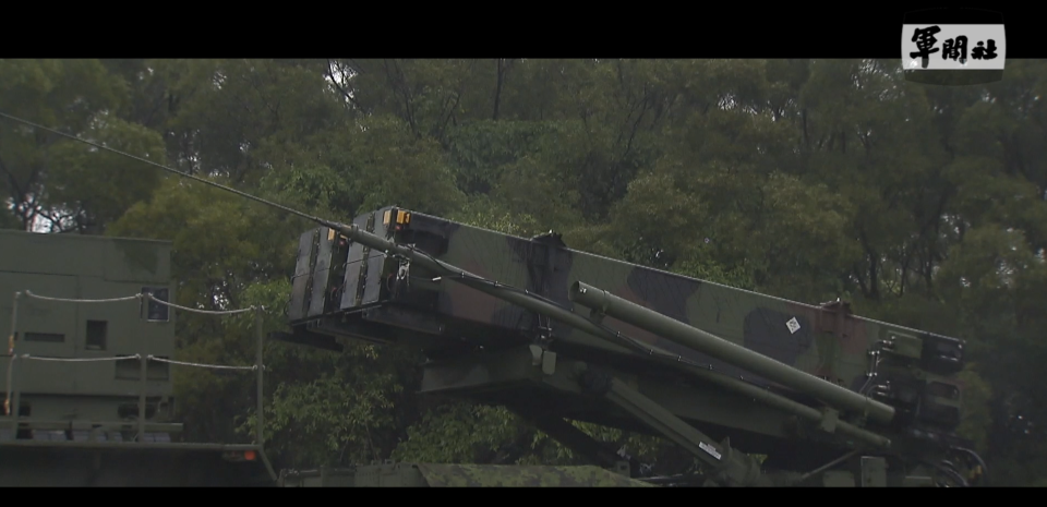 中共環台軍演期間，我國國軍的愛國者3型防空飛彈高度戒備，追蹤中共軍機動向，截自軍聞社影片。