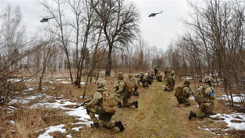 俄烏戰爭持續交鋒，烏克蘭士兵奮力反抗。（示意圖／翻攝自烏克蘭陸軍參謀總部臉書）