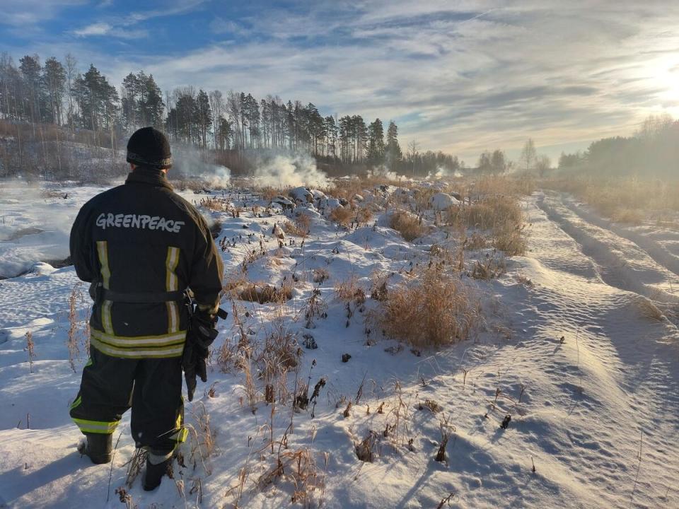 綠色和平俄羅斯森林專案團隊除行動倡議，也組織森林消防隊，即時協助滅火、後勤支援等工作。