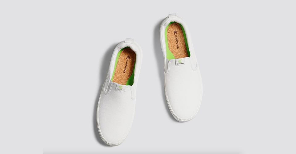 cariuma-canvas-slip-on