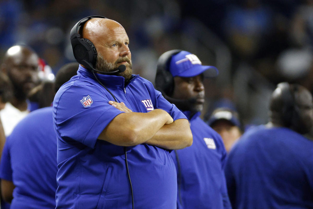 See it: Giants' Brian Daboll gives Thomas McGaughey death stare