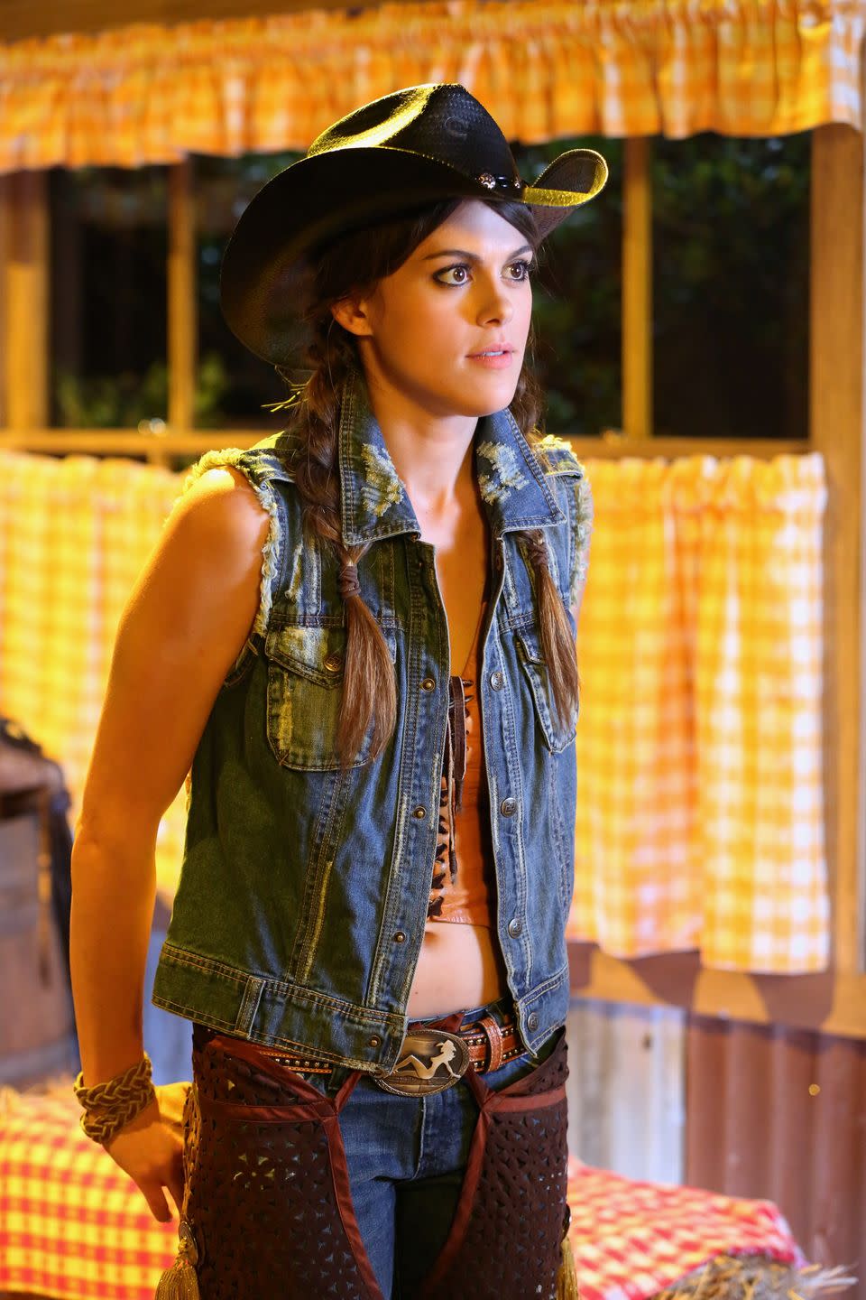 lindsey shaw as paige in pretty little liars season 4