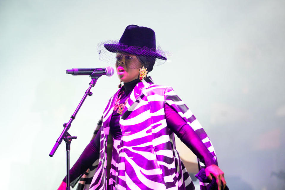 Lauryn singing on stage