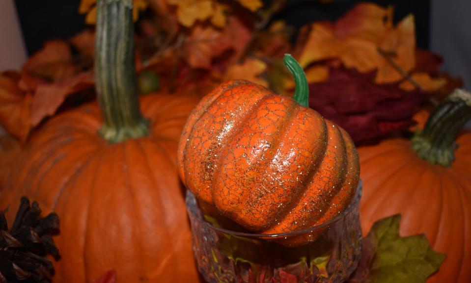 Crackled Glitter Pumpkin