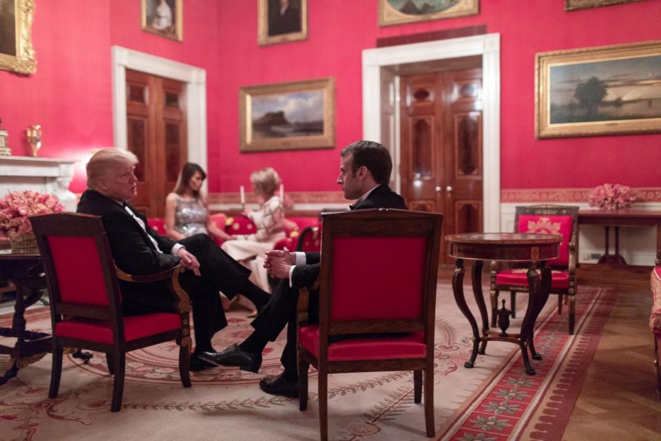 white house red room