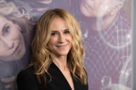 <p>En 2006, l’actrice américaine Holly Hunter, en couple avec l’acteur Gordon Mac Donald, a 47 ans lorsqu’elle met au monde des jumeaux. Crédit photo : Getty Images </p>