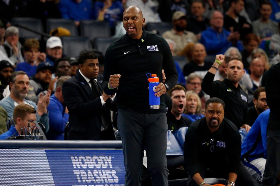 Memphis Tigers head coach Penny Hardaway reacts during the first half against the UCF Knights at FedExForum.