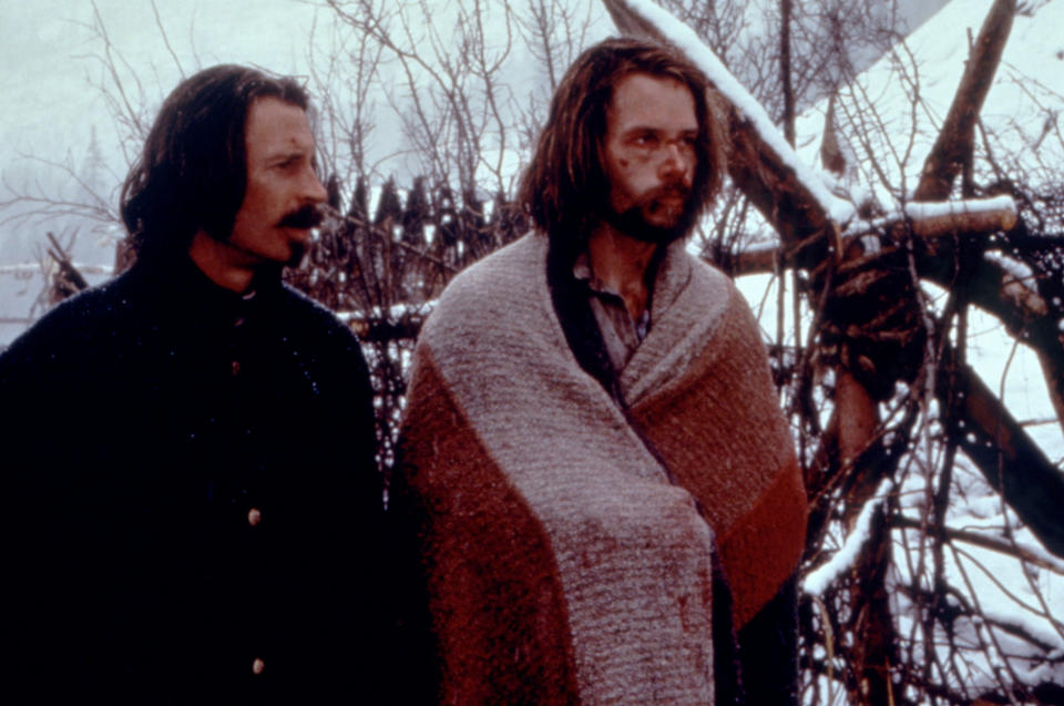 (L-R) Robert Carlye and Guy Pearce in "Ravenous"