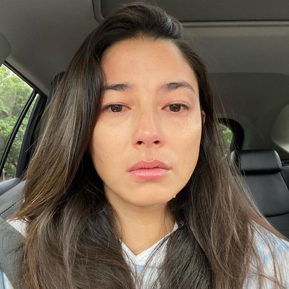 Jessica Gomes crying