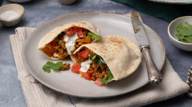 mint and mango lamb pitas