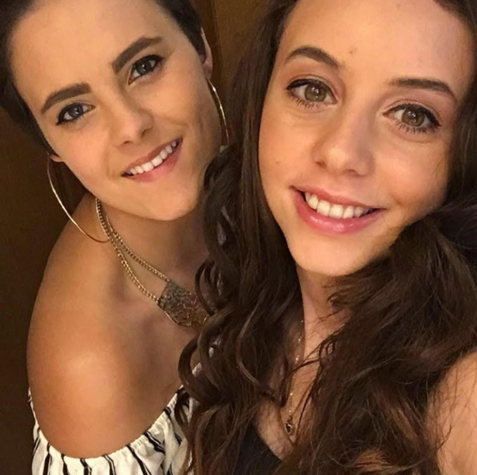 Shona Cox (left) and Vicki Albone both 20, who were locked up in a Greek prison cell. Source: Mega/SWNS