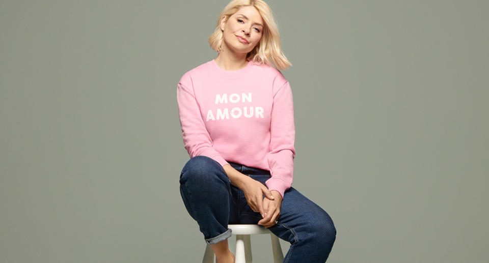 Holly Willoughby has found a pair of comfortable jeans worth adding to your basket. (Marks & Spencer)