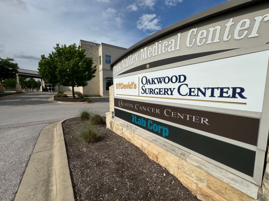 St. David's Oakwood Surgery Center-Round Rock uses bollards (KXAN Photo/Matt Grant)