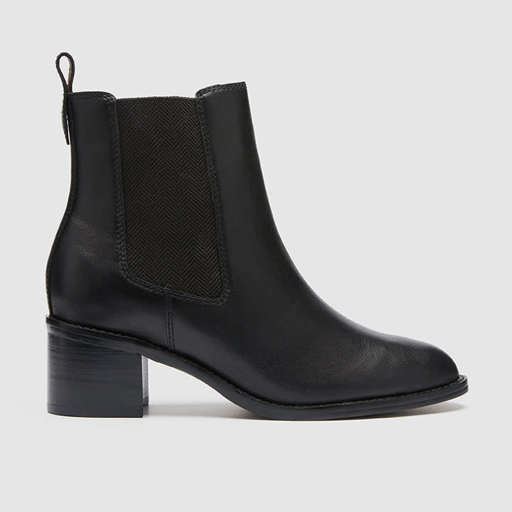 Confirmed: These Comfy Boots Are *Actually* Made for Walkin'
