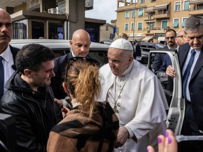 Papa Francisco recibe el alta 