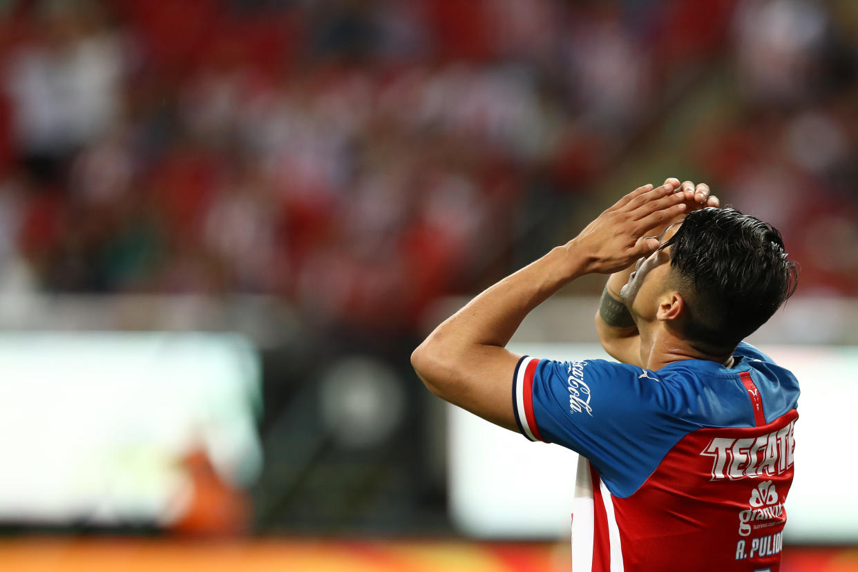 ZAPOPAN, MEXICO - SEPTEMBER 24: Alan Pulido #09 of Chivas  reacts during the 11th round match between Chivas and Pachuca as part of the Torneo Apertura 2019 Liga MX at Akron Stadium on September 24, 2019 in Zapopan, Mexico. (Photo by Refugio Ruiz/Getty Images)