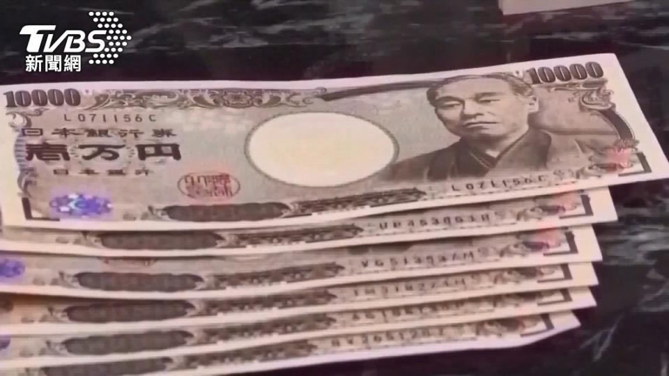 日圓貶值讓哈日族趕快去兌換外幣。（圖／TVBS）