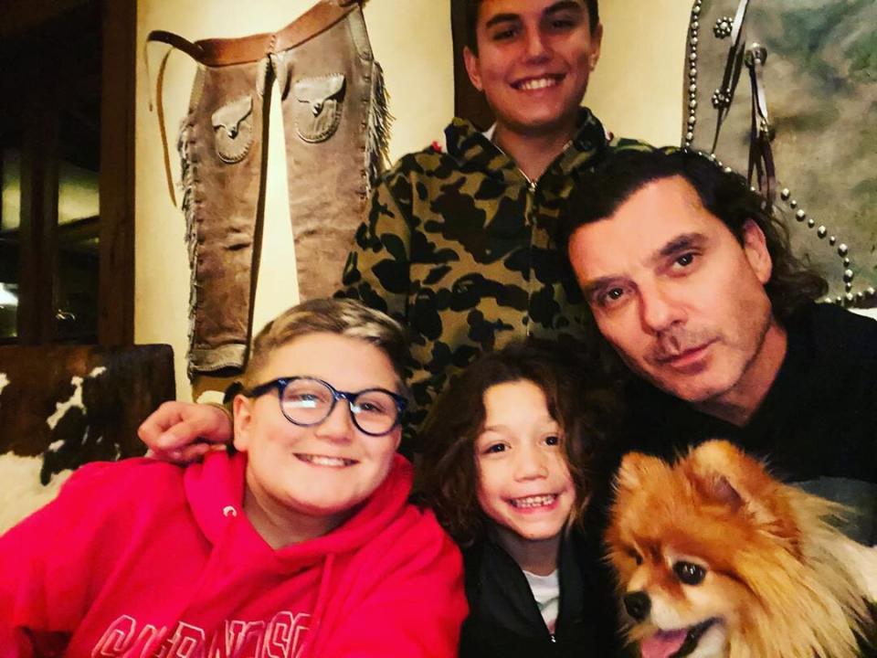 gavin rossdale with his sons and dog