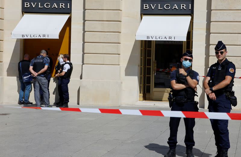 Police arrest two suspects after latest raid on Paris jewellers