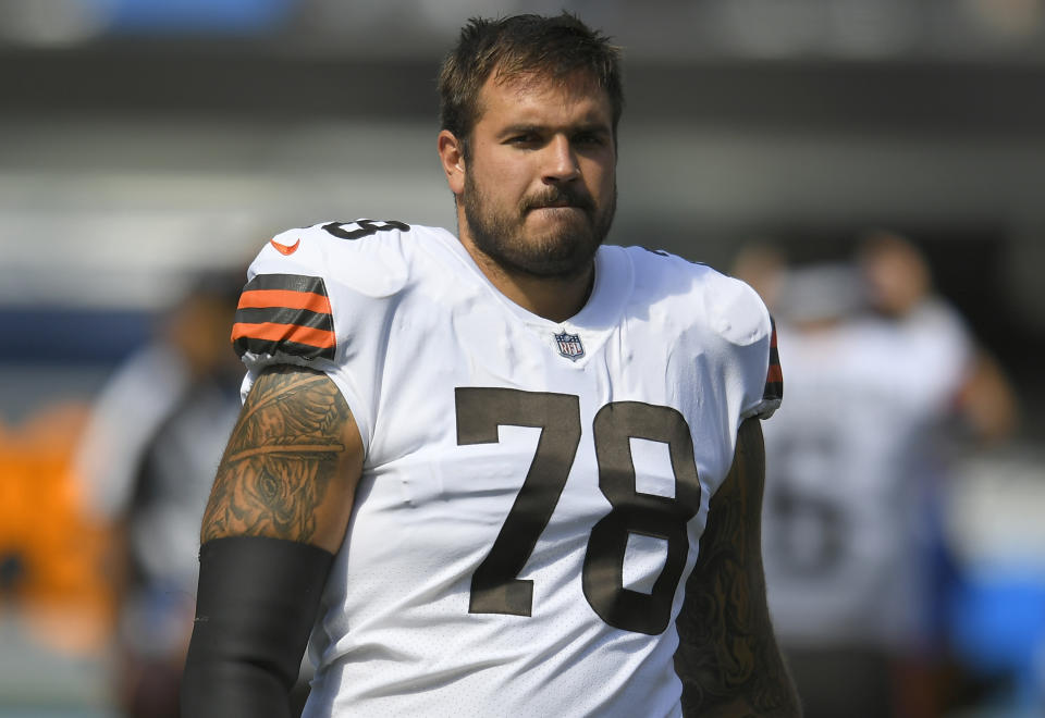 Jack Conklin #78 of the Cleveland Browns at SoFi Stadium on October 10, 2021 in Inglewood, California. (Photo by John McCoy/Getty Images)