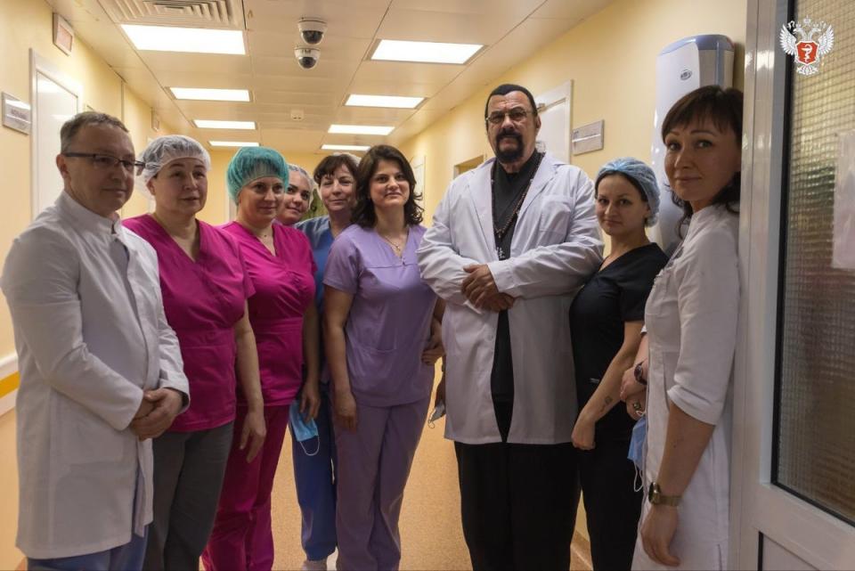 The US actor thanked the doctors for their ‘prompt work’ (Russian Health Ministry)