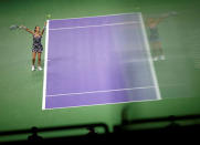 Tennis - Singapore WTA Finals Round Robin Singles - National Indoor Stadium, Singapore - 24/10/2016 - Agnieszka Radwanska of Poland in action against Svetlana Kuznetsova of Russia REUTERS/Edgar Su