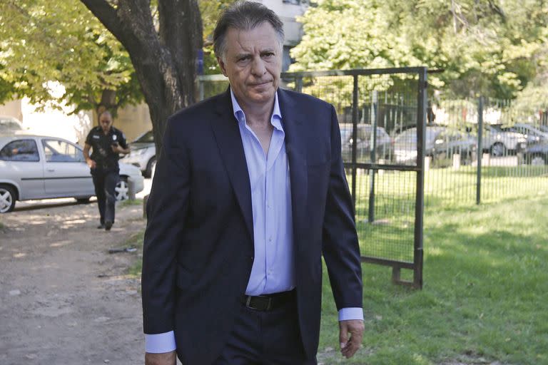 El empresario, que está preso en Ezeiza, quedó en la mira por una firma vinculada a los Kirchner