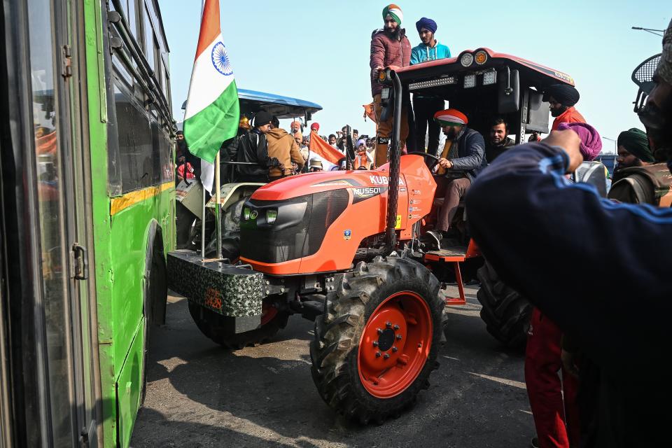 Farmers take part in a rally as they continue to protest against the central government's recent agricultural reforms, in New Delhi on January 26, 2021. (Photo by Sajjad HUSSAIN / AFP) (Photo by SAJJAD HUSSAIN/AFP via Getty Images)