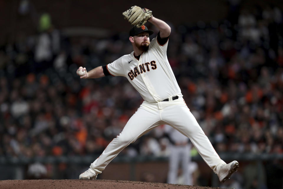 San Francisco Giants' Zack Littell pitches against the Arizona Diamondbacks during the sixth inning of a baseball game in San Francisco, Thursday, Sept. 30, 2021. (AP Photo/Jed Jacobsohn)